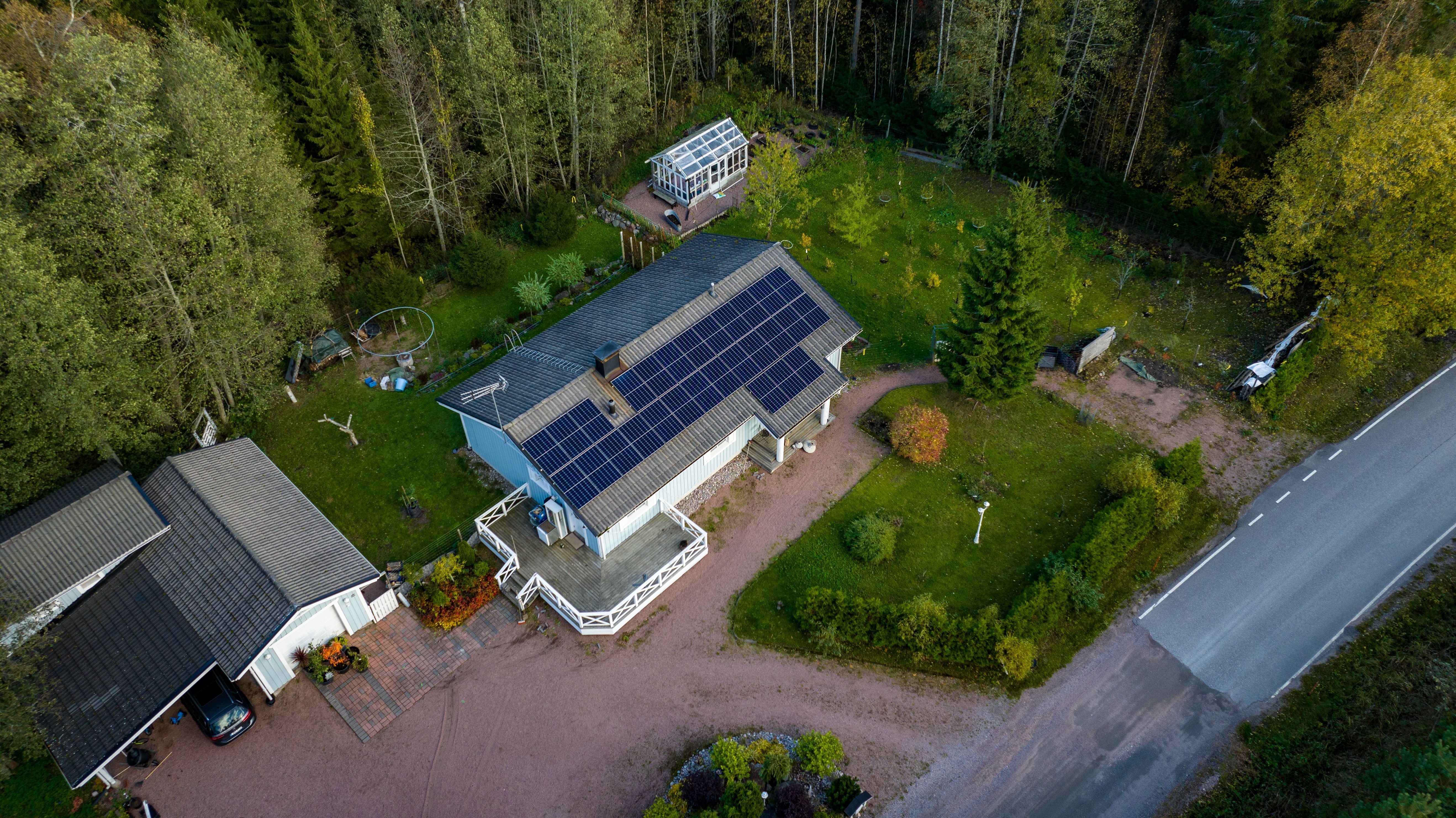 Harkitsetko akkusähköä kotiin tai mökille? Tässä tärkeimmät asiat, jotka kannattaa tietää