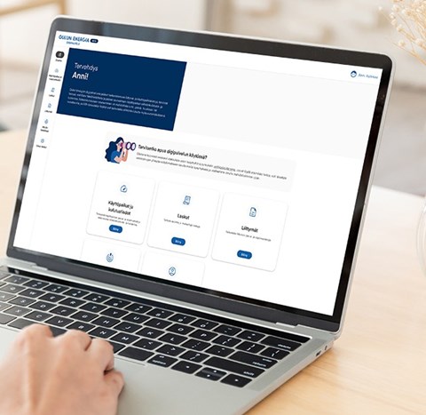 Tietokoneen näytöllä näkyy Oulun Energian digipalvelun etusivu. 