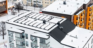The company's own solar power plants have been installed on the roofs of the houses on Uusikatu 1-2.