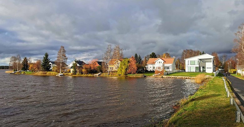 Houses in Oulu by the sea.