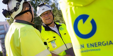 Oulun Energia Sähköverkko Oy:n työntekijöitä työmaalla