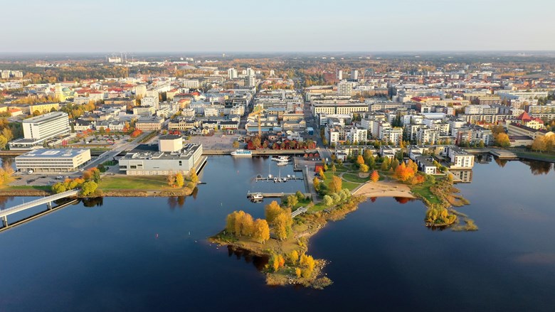 Ilmasta käsin otettu maisemakuva Oulun keskustasta